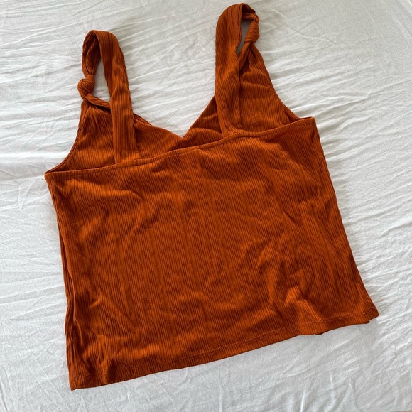 H&M crop top. Size M - Picture 2 of 3